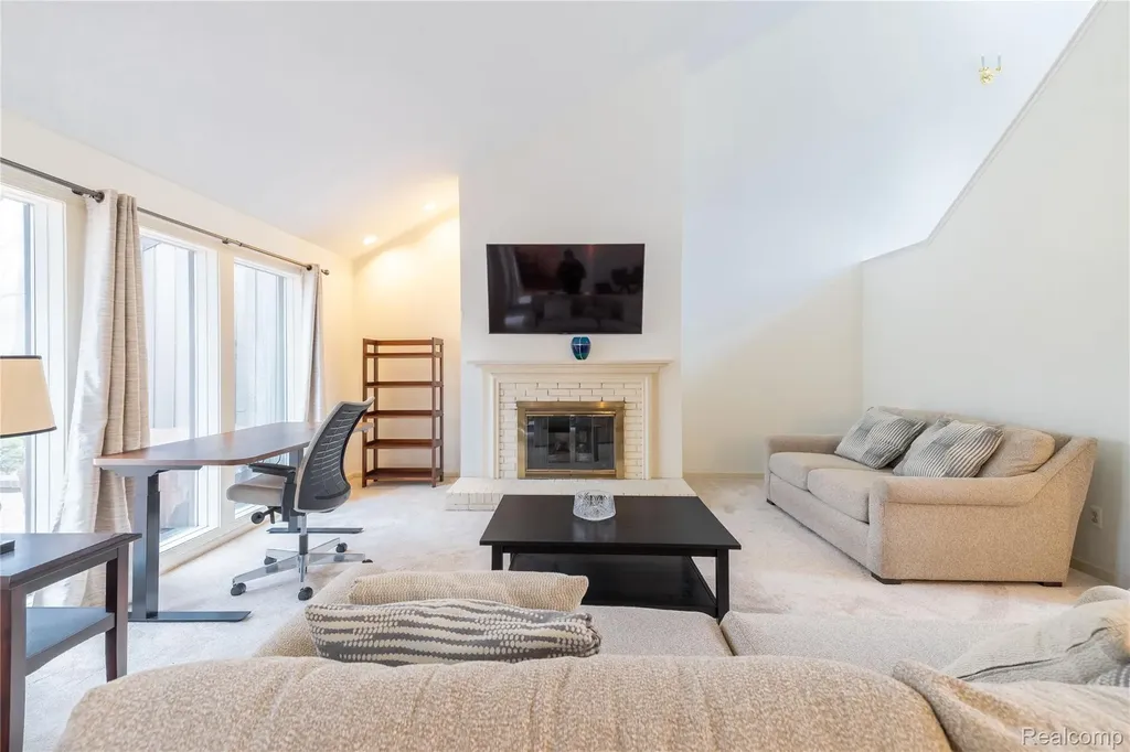 9422 Hawthorne Glen Drive Grosse Ile Township MI 48138