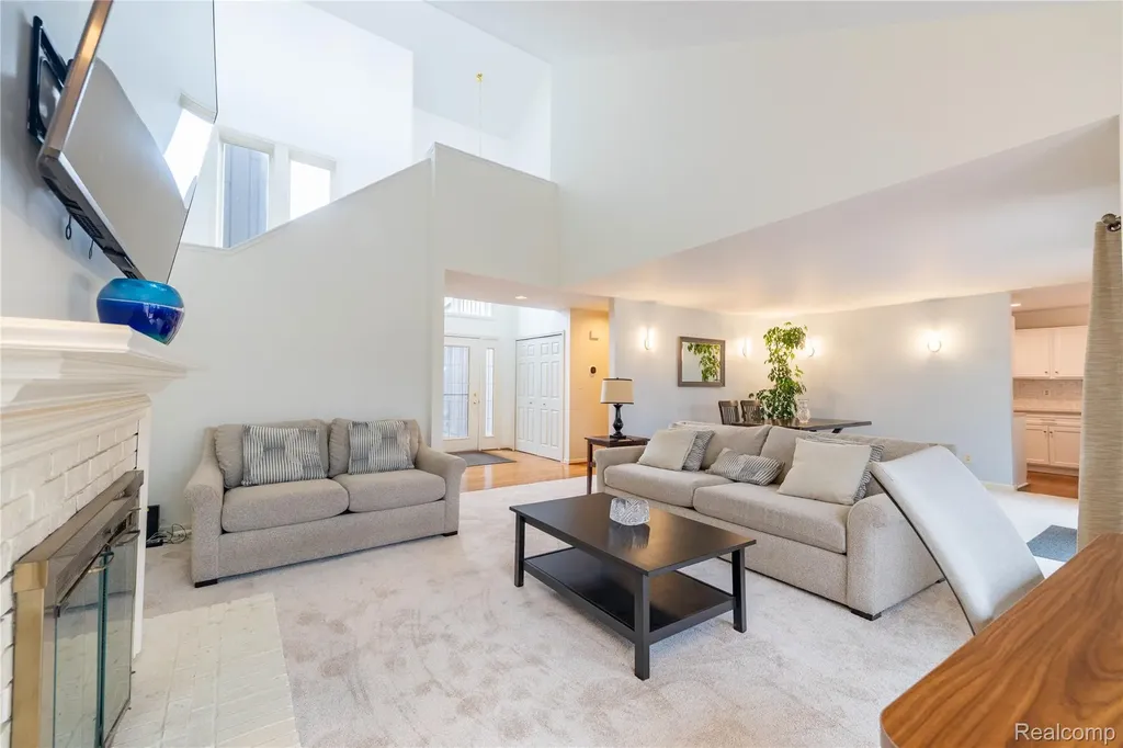 9422 Hawthorne Glen Drive Grosse Ile Township MI 48138