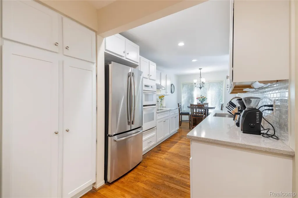 9422 Hawthorne Glen Drive Grosse Ile Township MI 48138