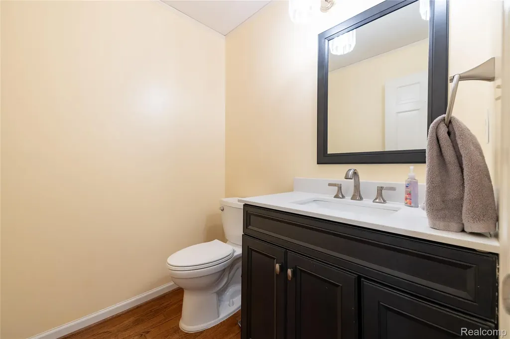 9422 Hawthorne Glen Drive Grosse Ile Township MI 48138