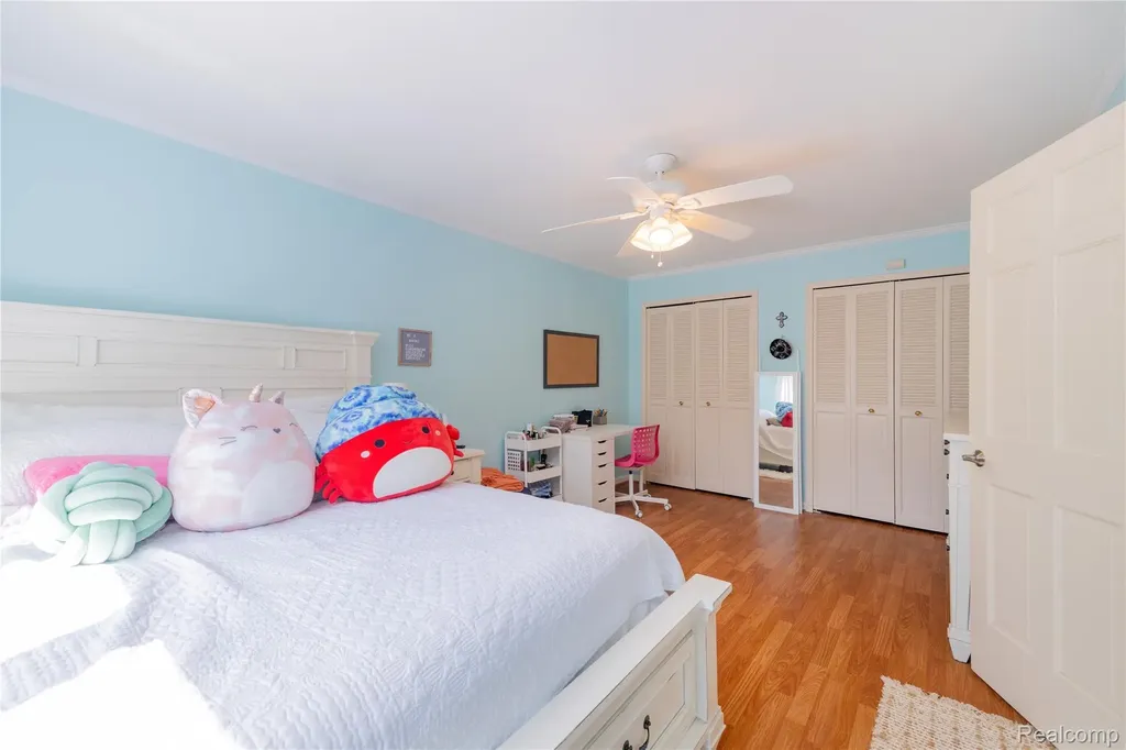 9422 Hawthorne Glen Drive Grosse Ile Township MI 48138