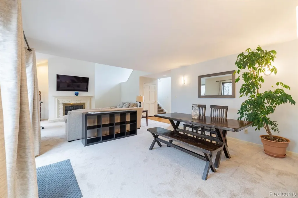 9422 Hawthorne Glen Drive Grosse Ile Township MI 48138
