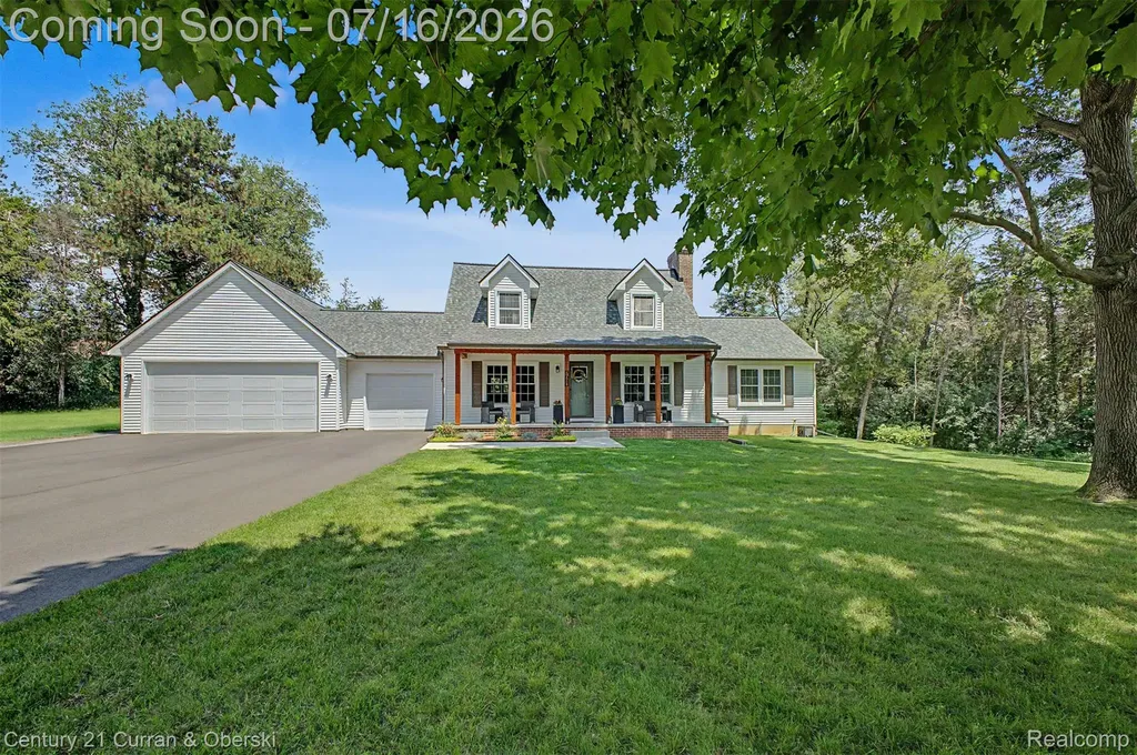 Green Oak Township MI, 7680 Briarwood Circle