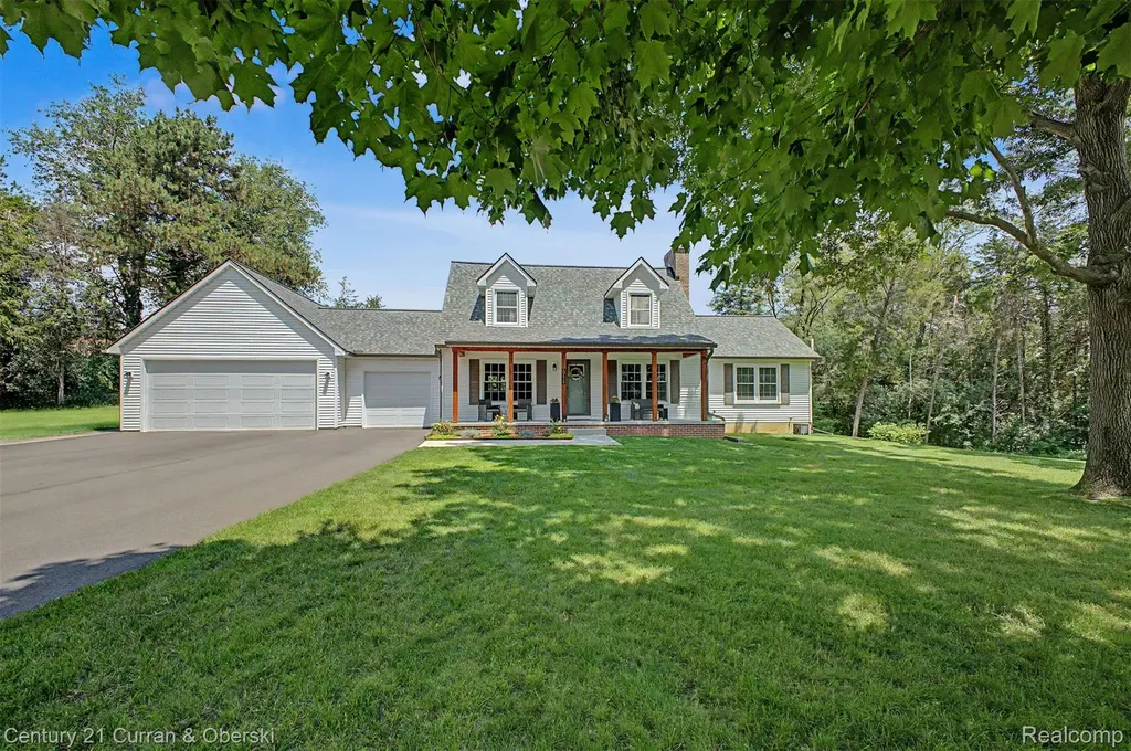 Green Oak Township MI, 7680 Briarwood Circle
