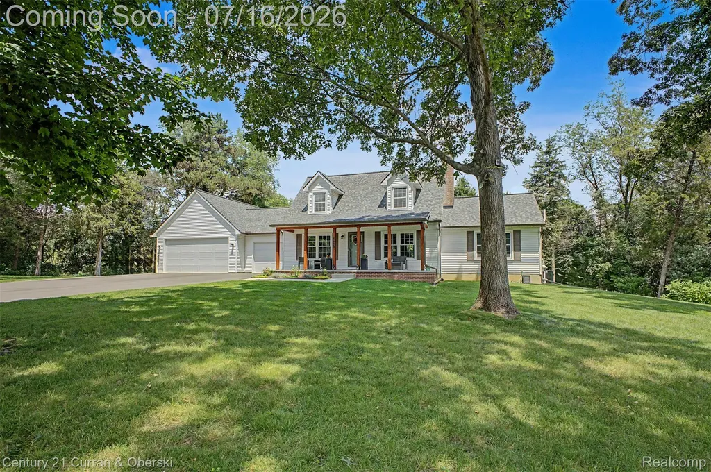 7680 Briarwood Circle Green Oak Township MI 48116