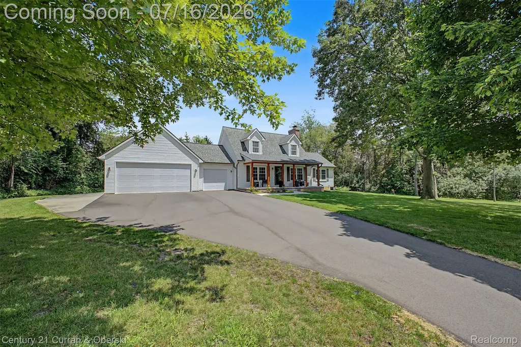 7680 Briarwood Circle Green Oak Township MI 48116