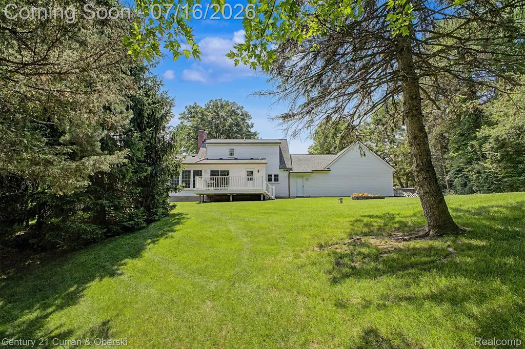 7680 Briarwood Circle Green Oak Township MI 48116