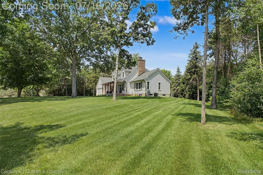 7680 Briarwood Circle Green Oak Township MI 48116
