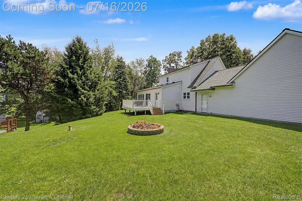 7680 Briarwood Circle Green Oak Township MI 48116
