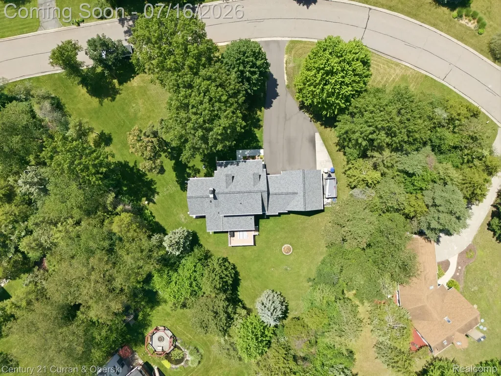 7680 Briarwood Circle Green Oak Township MI 48116