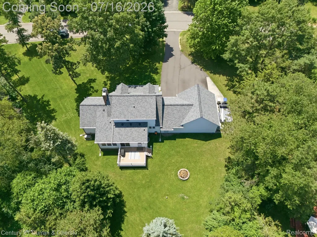 7680 Briarwood Circle Green Oak Township MI 48116