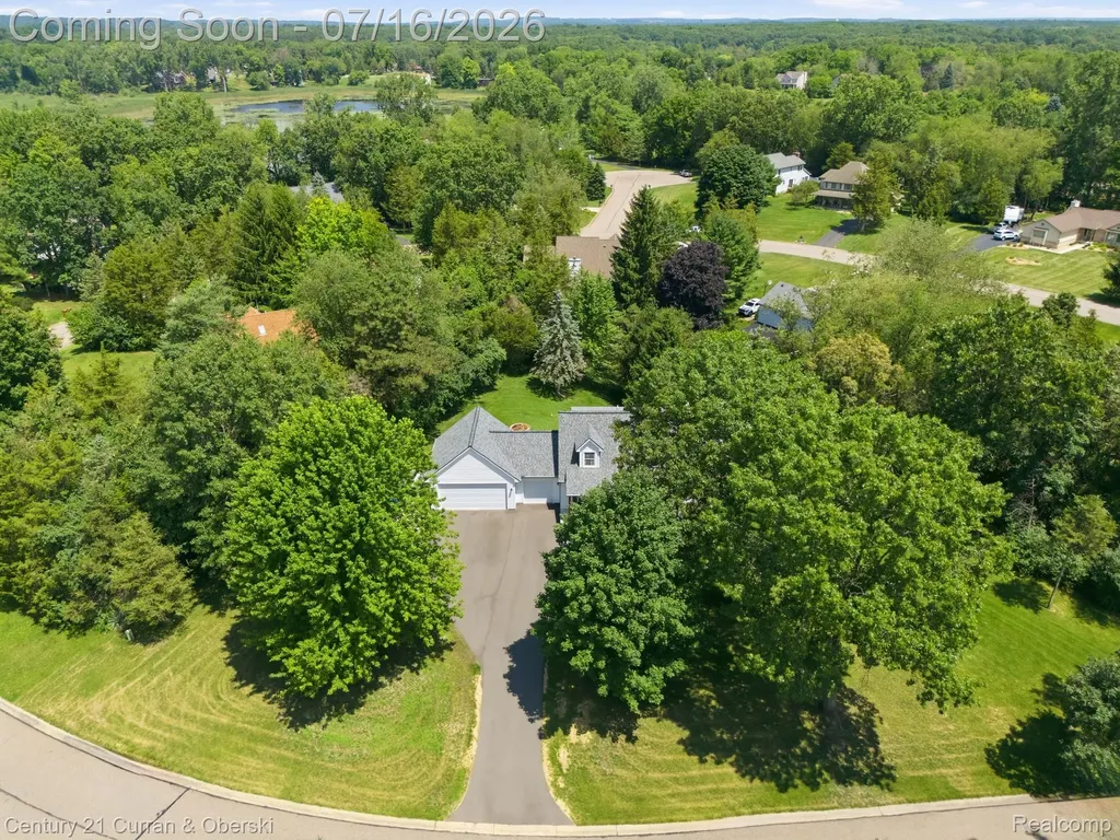 7680 Briarwood Circle Green Oak Township MI 48116
