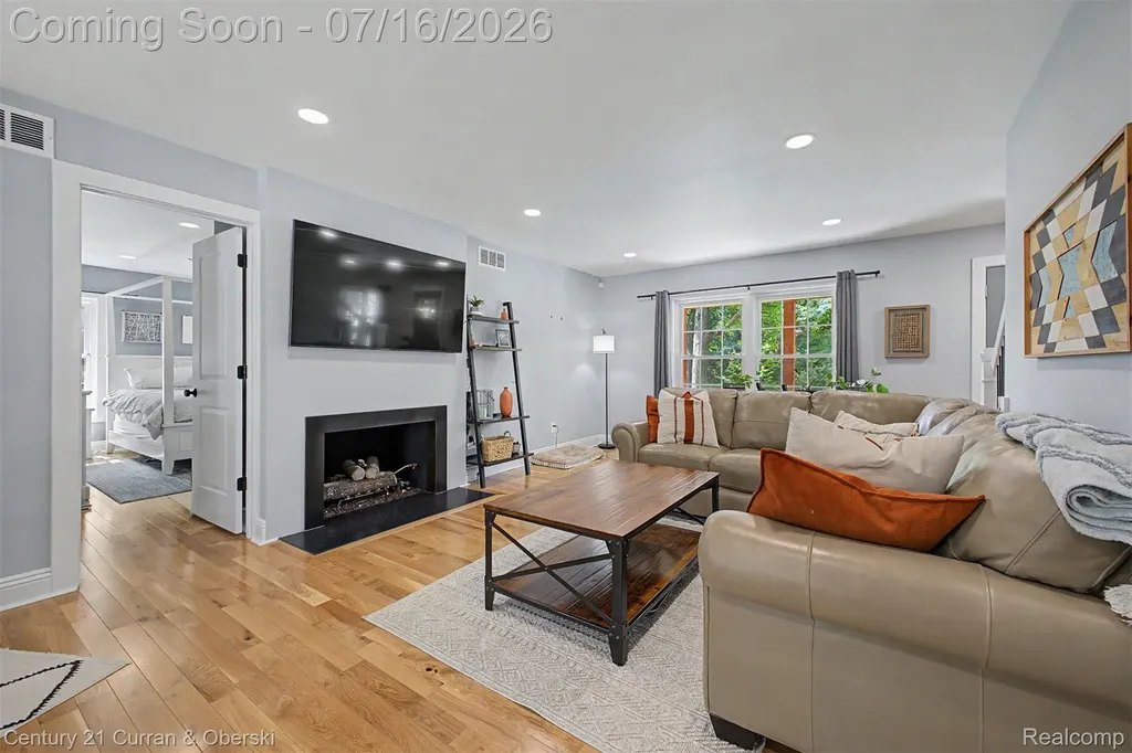 7680 Briarwood Circle Green Oak Township MI 48116