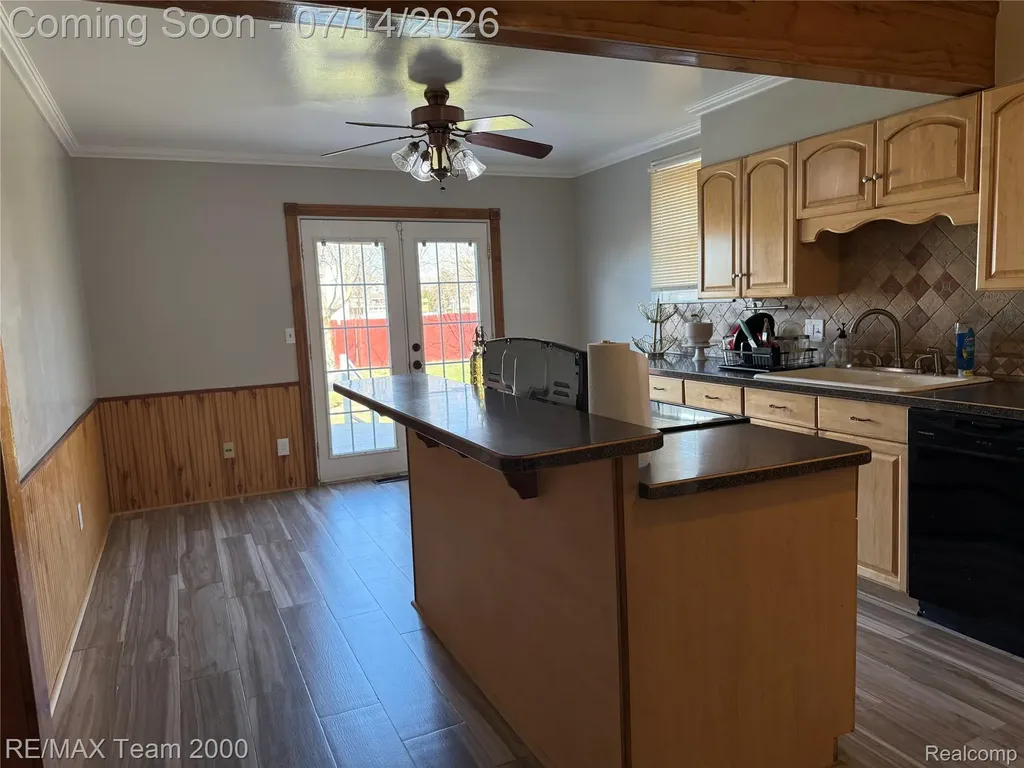 1620 Pingree Avenue Lincoln Park City MI 48146