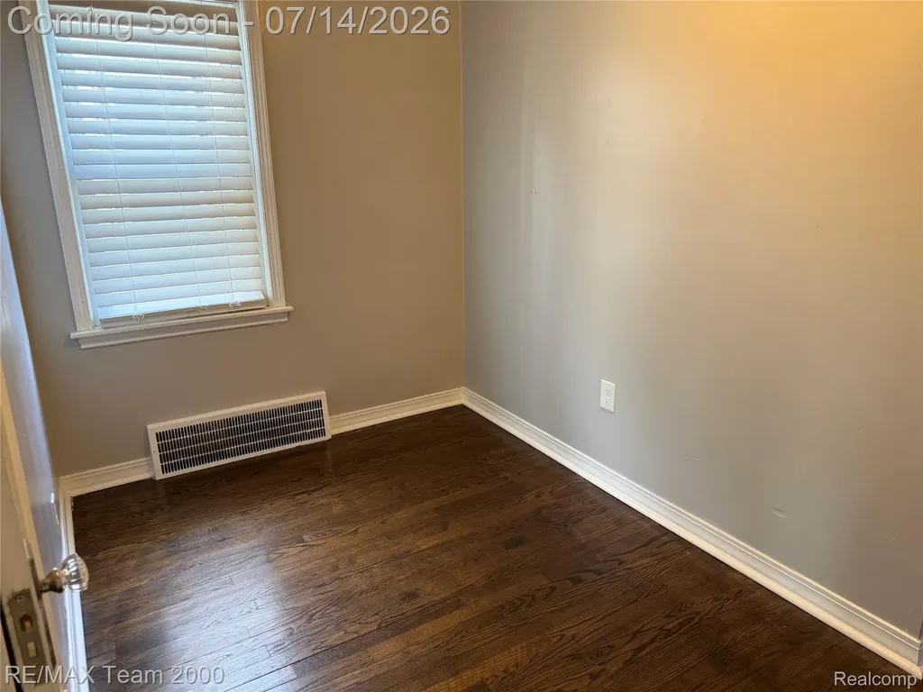 1620 Pingree Avenue Lincoln Park City MI 48146
