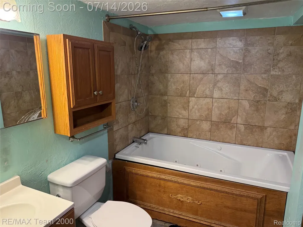 1620 Pingree Avenue Lincoln Park City MI 48146
