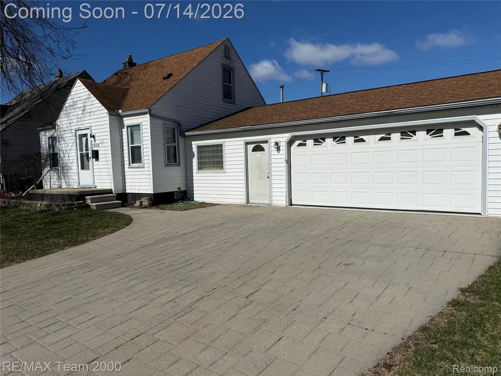 1620 Pingree Avenue Lincoln Park City MI 48146