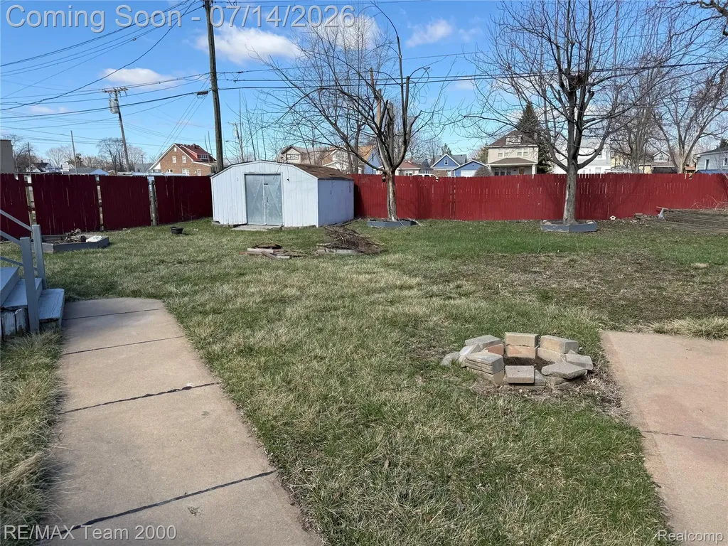 1620 Pingree Avenue Lincoln Park City MI 48146