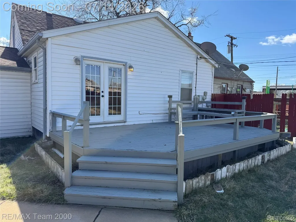 1620 Pingree Avenue Lincoln Park City MI 48146