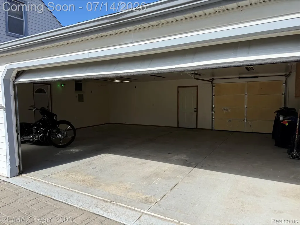 1620 Pingree Avenue Lincoln Park City MI 48146
