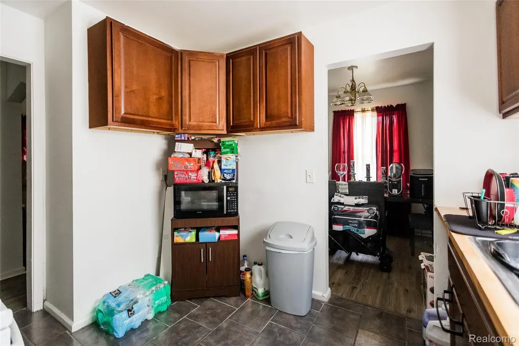 4267 Cadieux Road Detroit City MI 48224