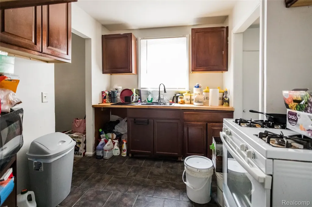 4267 Cadieux Road Detroit City MI 48224