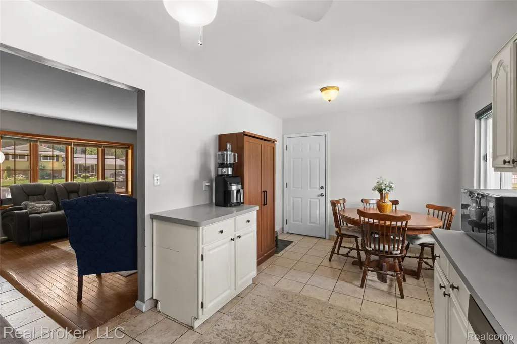 14726 Ellen Drive Livonia City MI 48154