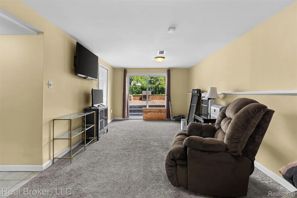 14726 Ellen Drive Livonia City MI 48154