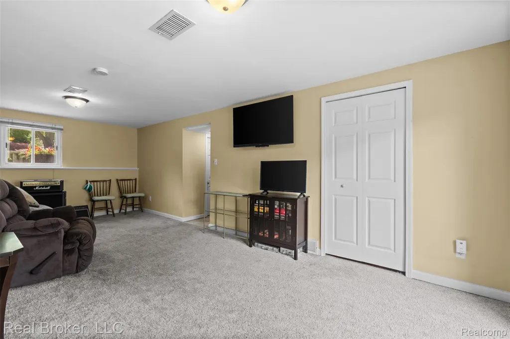 14726 Ellen Drive Livonia City MI 48154
