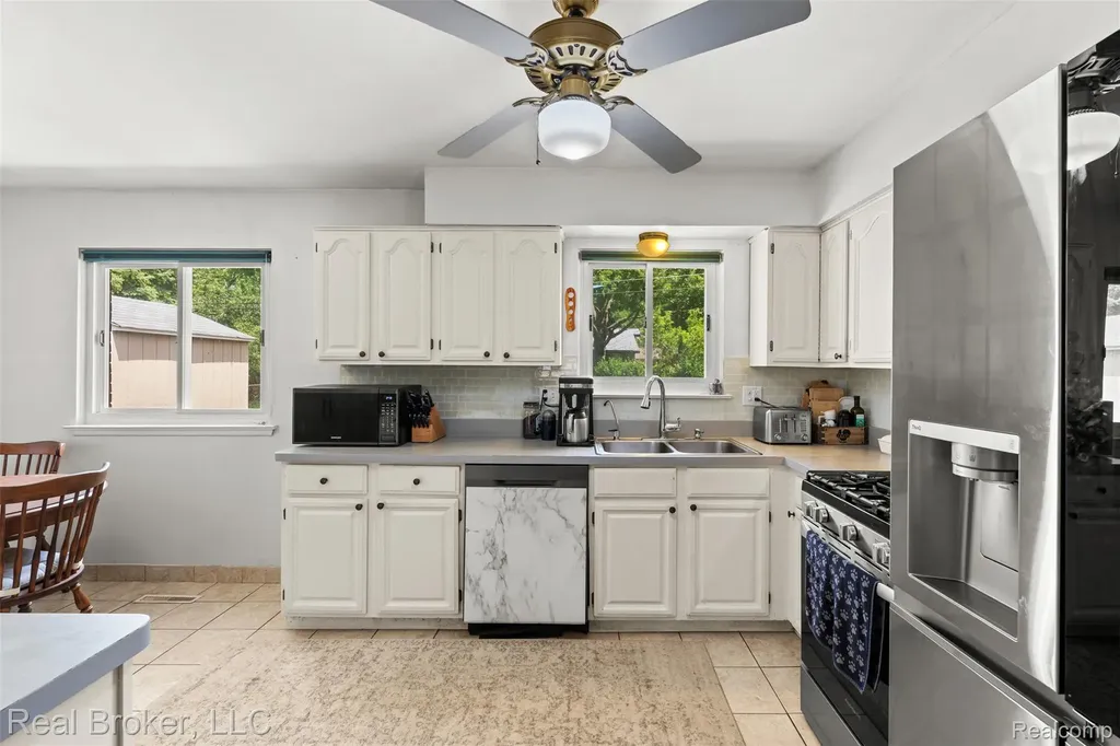 14726 Ellen Drive Livonia City MI 48154