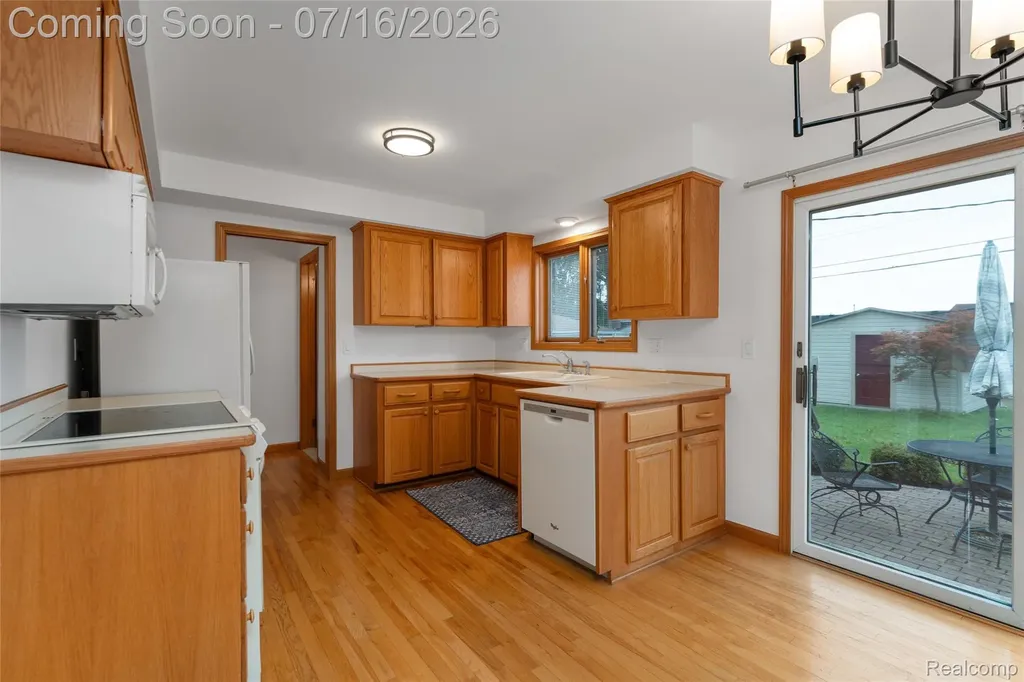 28665 Campbell Drive Warren City MI 48093