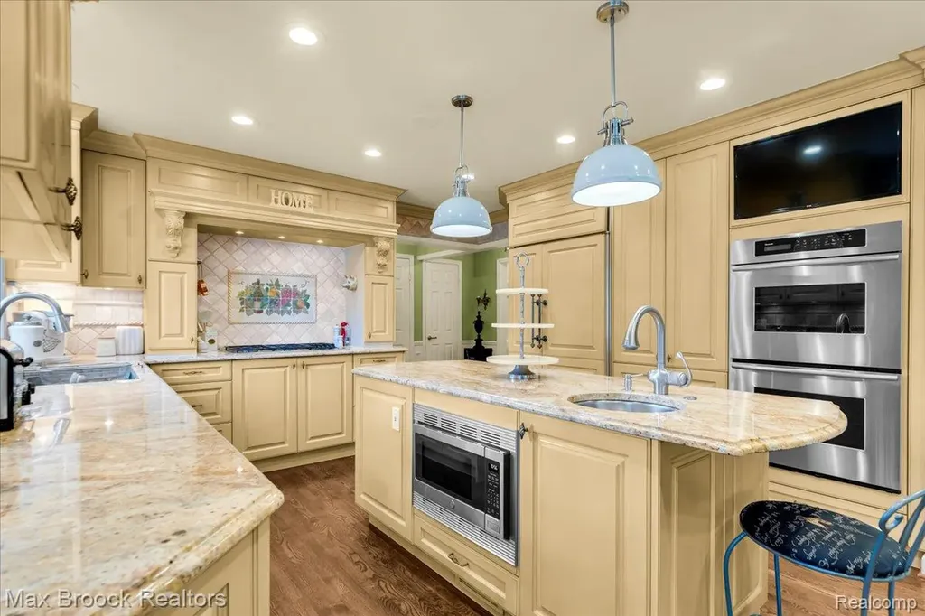 1451 Courtleigh Terrace Bloomfield Hills City MI 48301