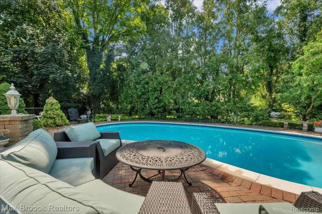1451 Courtleigh Terrace Bloomfield Hills City MI 48301