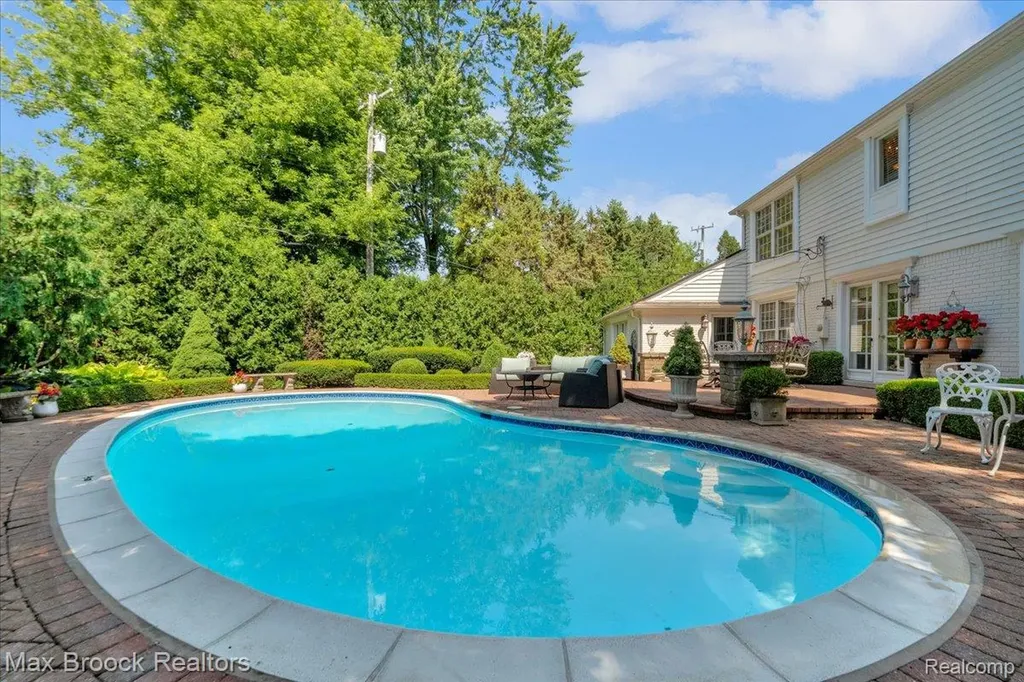 1451 Courtleigh Terrace Bloomfield Hills City MI 48301