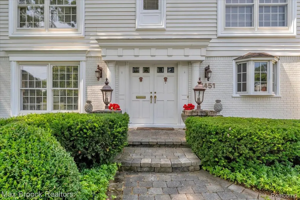 1451 Courtleigh Terrace Bloomfield Hills City MI 48301