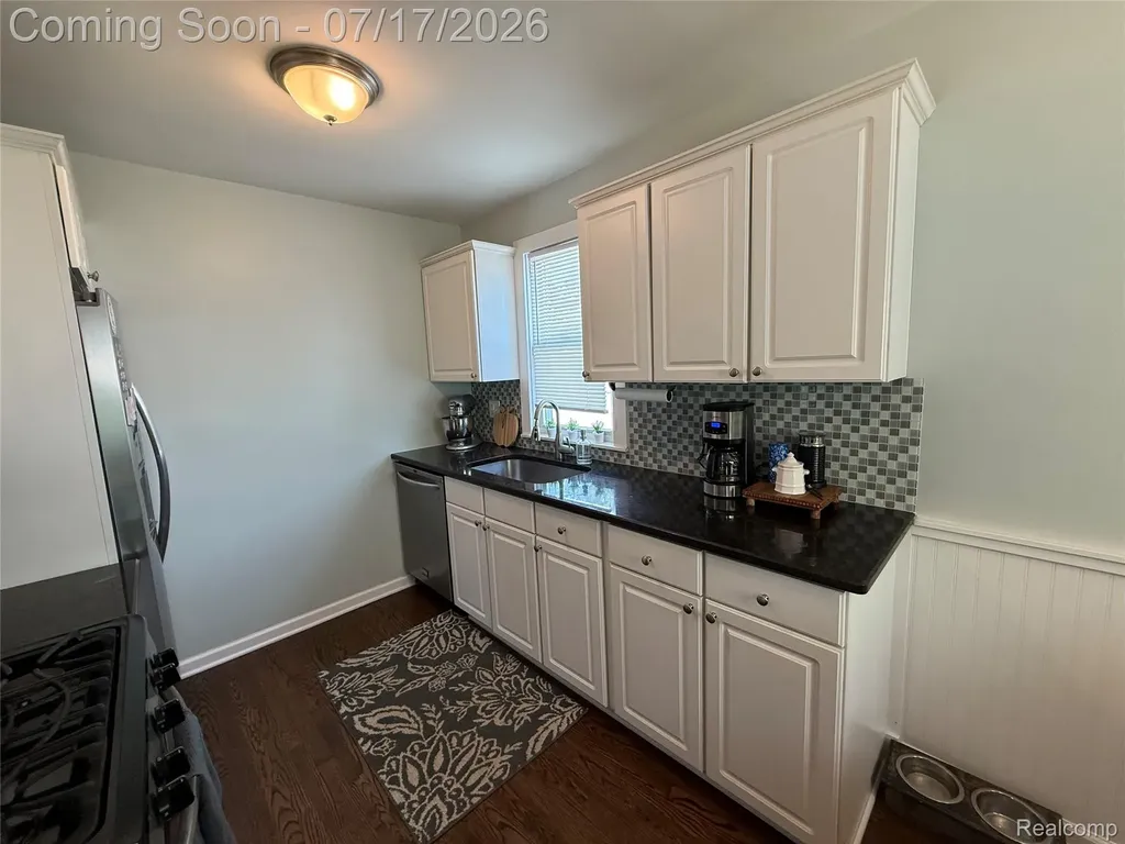 1921 N Connecticut Avenue Royal Oak City MI 48073