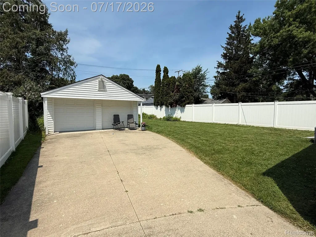 1921 N Connecticut Avenue Royal Oak City MI 48073