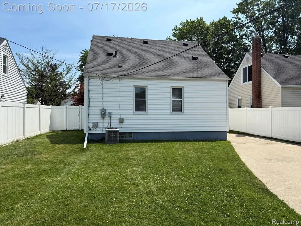 1921 N Connecticut Avenue Royal Oak City MI 48073