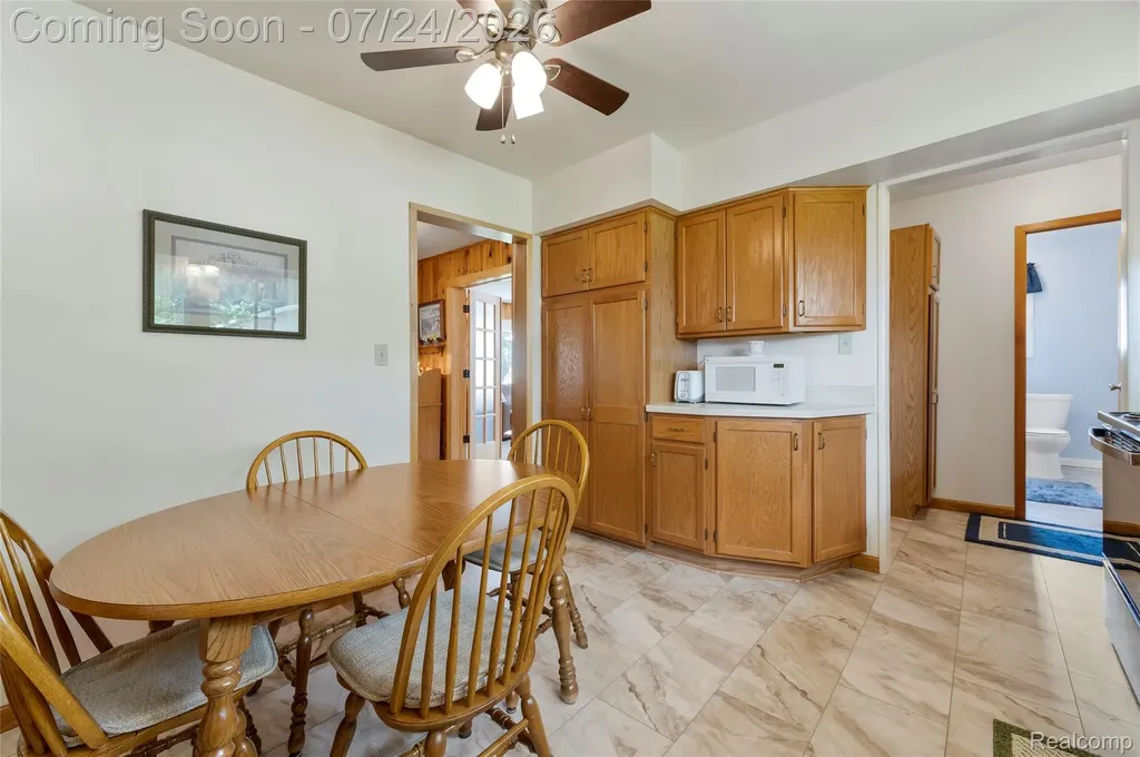 29730 Brandt Court Garden City City MI 48135