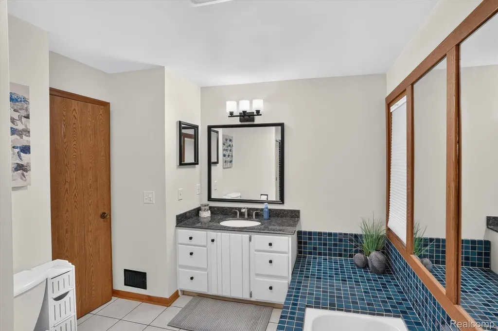 5361 Clark Road Bath Charter Township MI 48808