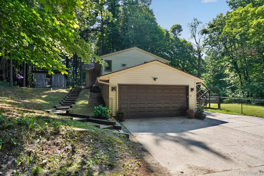5361 Clark Road Bath Charter Township MI 48808