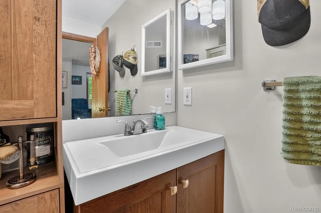 5361 Clark Road Bath Charter Township MI 48808