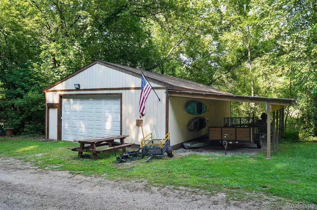 5361 Clark Road Bath Charter Township MI 48808