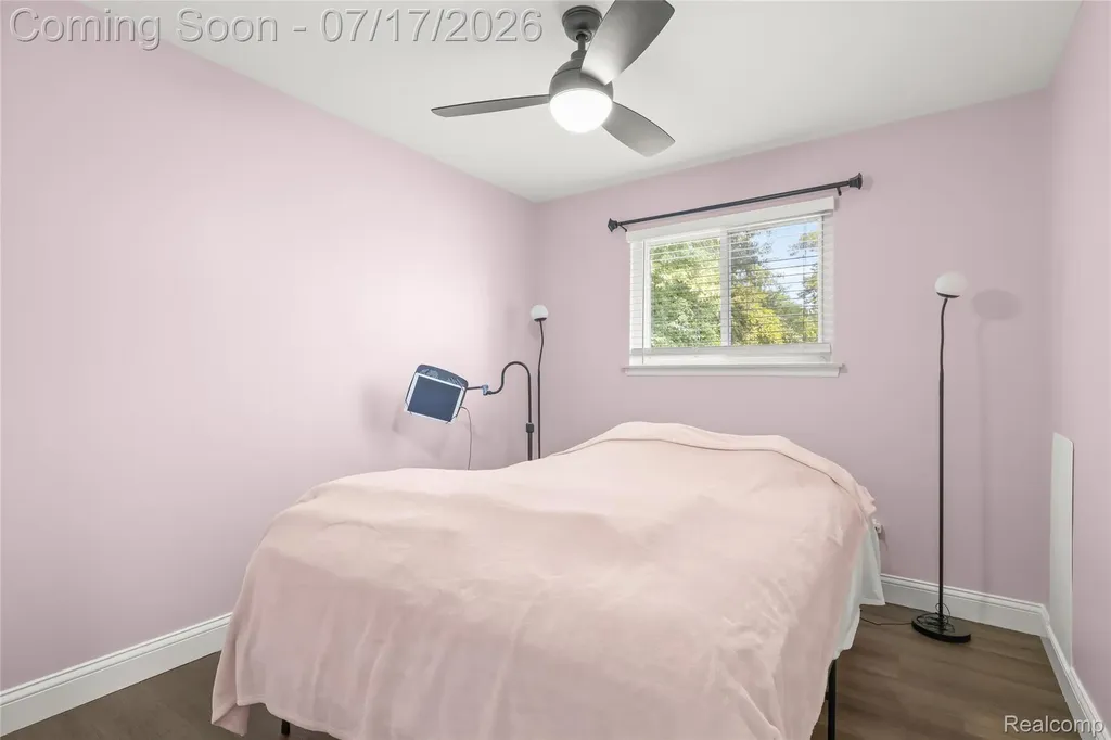 8385 Hillcrest Boulevard Westland City MI 48185
