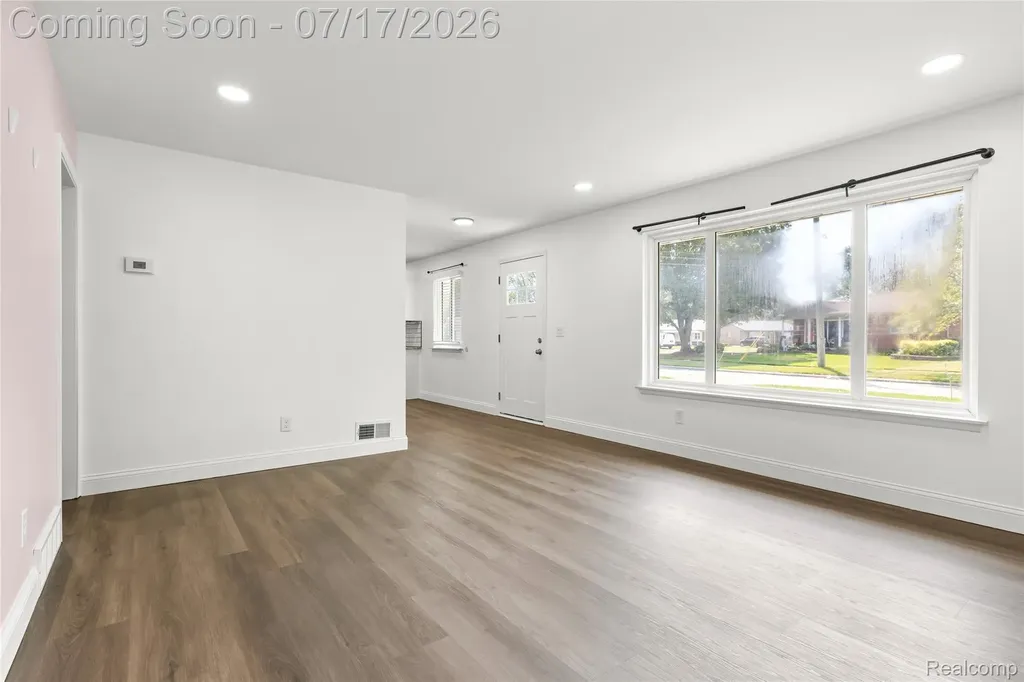 8385 Hillcrest Boulevard Westland City MI 48185