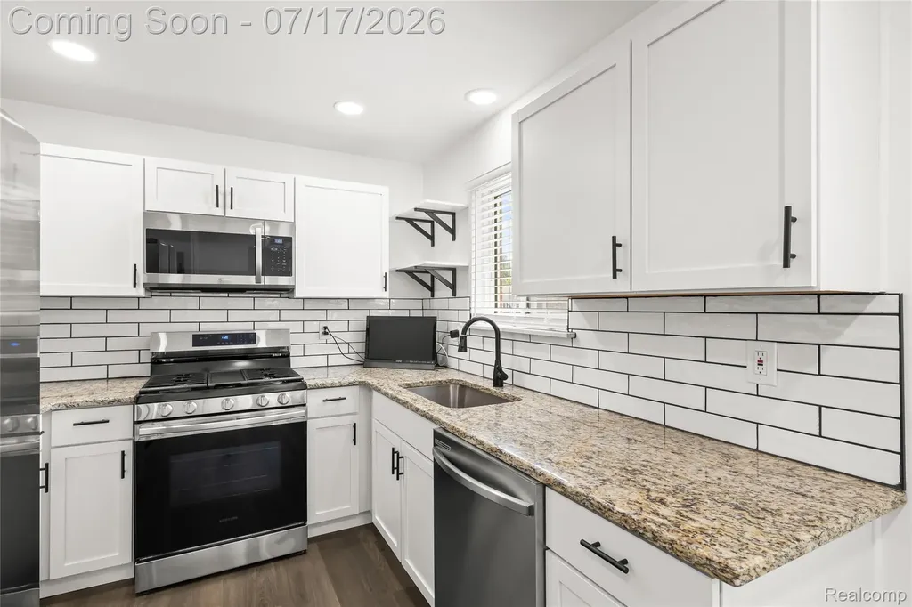 8385 Hillcrest Boulevard Westland City MI 48185