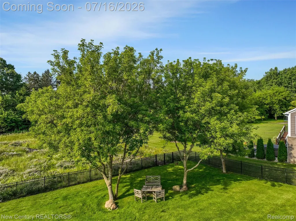 671 Braxwood Place Milford Charter Township MI 48381