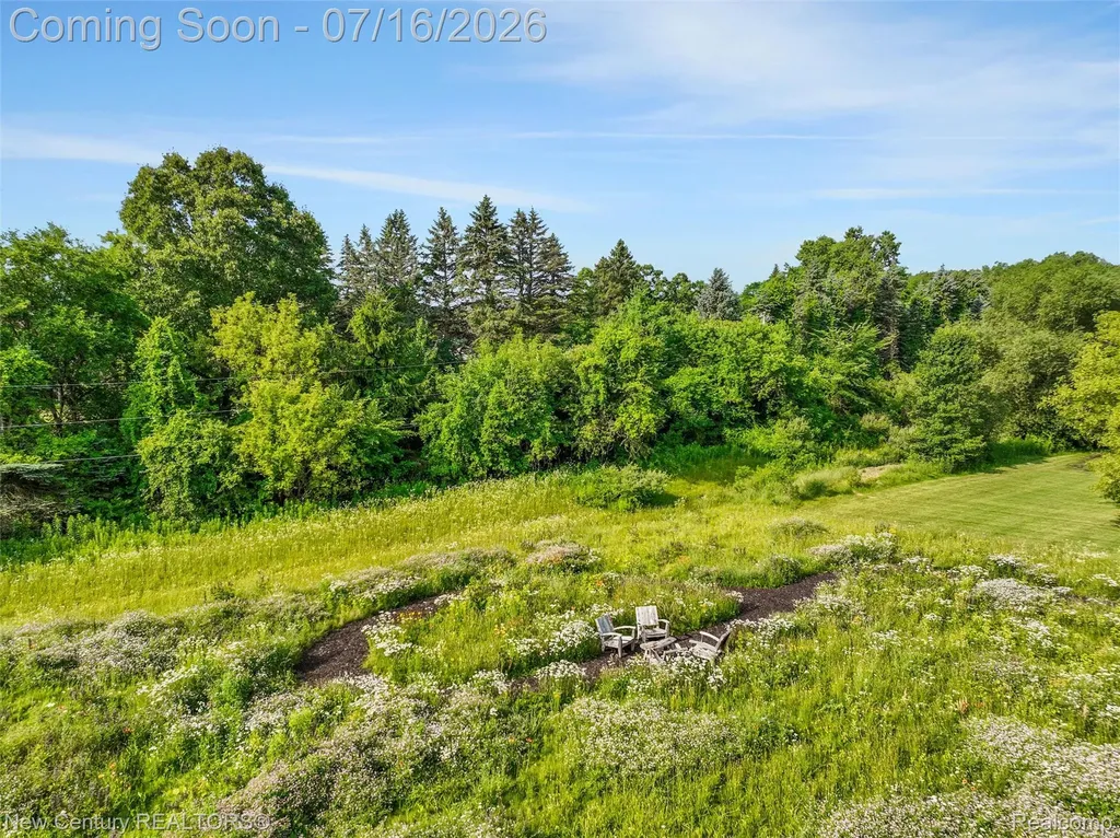 671 Braxwood Place Milford Charter Township MI 48381
