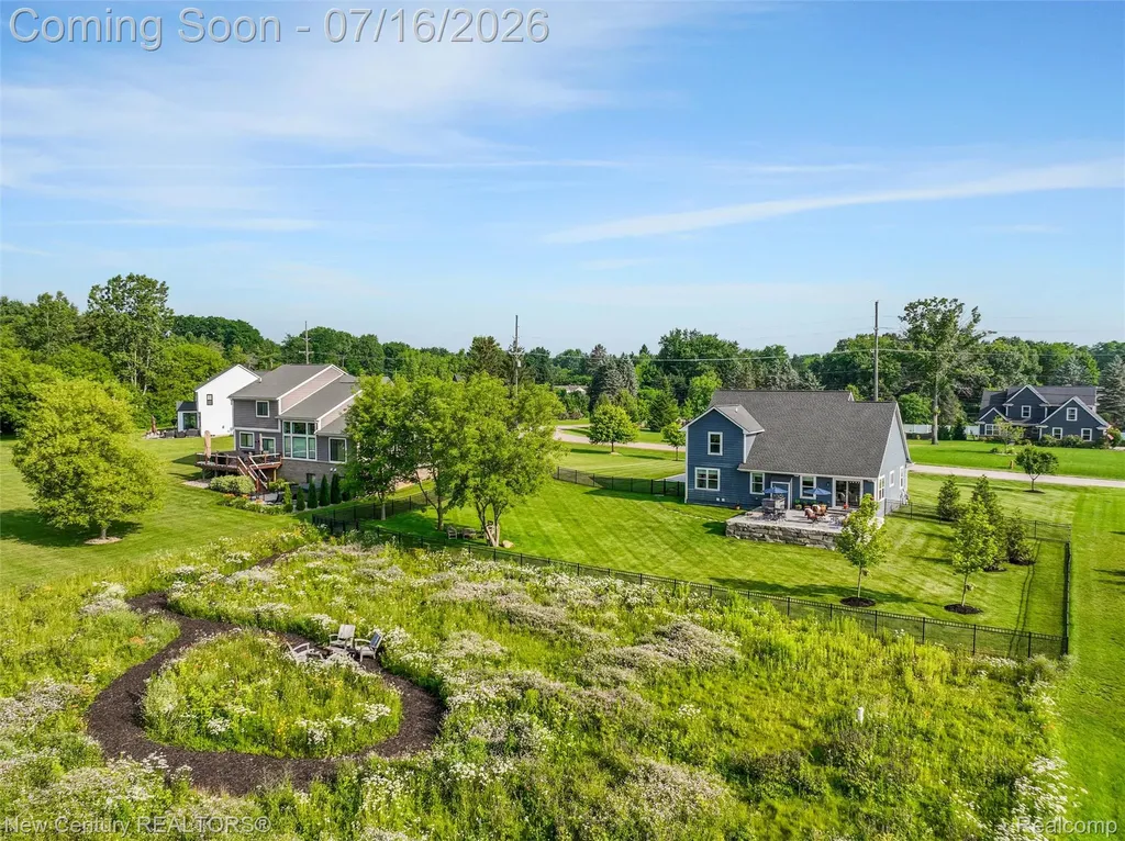 671 Braxwood Place Milford Charter Township MI 48381