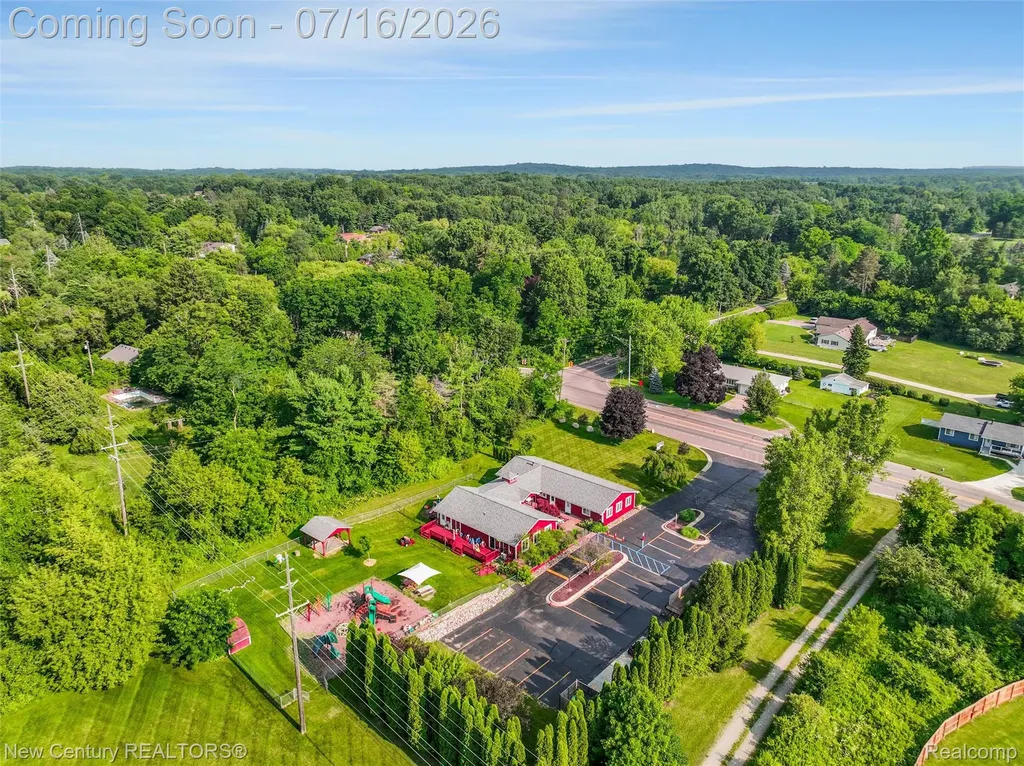 671 Braxwood Place Milford Charter Township MI 48381